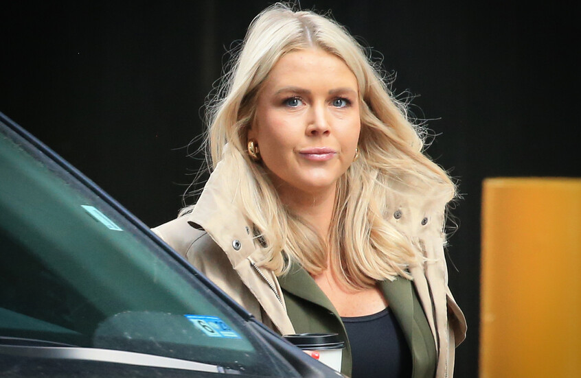 بعد إعجابه بها.. أوربان يحاول “سلب” ترامب متحدثته! (فيديو)