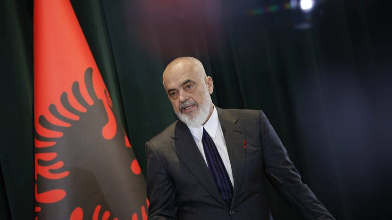 رئيس وزراء ألبانيا يدعو الاتحاد الأوروبي إلى الحوار مع روسيا