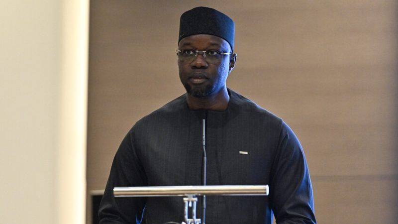 رئيس الوزراء السنغالي يطالب مواطنيه بتقديم تضحيات في ظل الصعوبات الاقتصادية