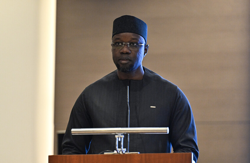 رئيس الوزراء السنغالي يطالب مواطنيه بتقديم تضحيات في ظل الصعوبات الاقتصادية