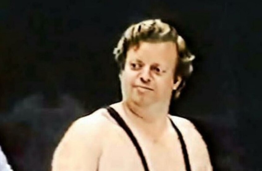 دخل التاريخ كمصارع أصم.. وفاة أسطورة المصارعة “WWE” بريان ماكني