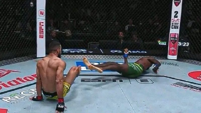 شاهد.. مقاتل برازيلي يسقط متحديه بضربة قاضية بالركبة!