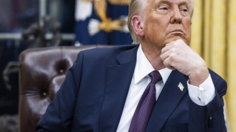 ترامب يعلن اعتزامه صرف 2000 دولار لمعظم الأمريكيين باستثناء ذوي الدخل المرتفع