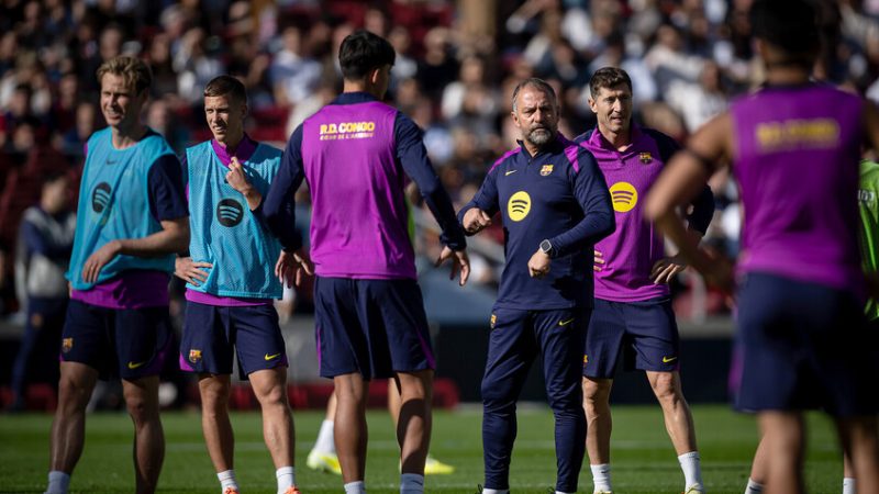 برشلونة يفوز ويخسر في آن واحد.. الأزمات تتراكم على فليك