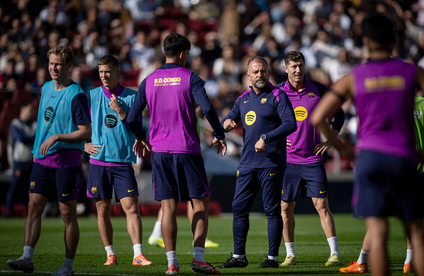 برشلونة يفوز ويخسر في آن واحد.. الأزمات تتراكم على فليك