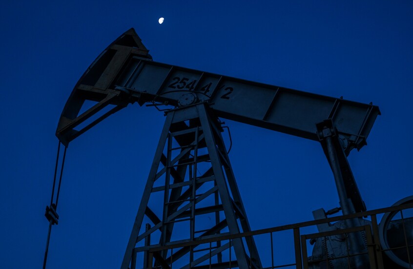 صعود أسعار النفط مدفوعة بإنهاء إغلاق الحكومة الأمريكية