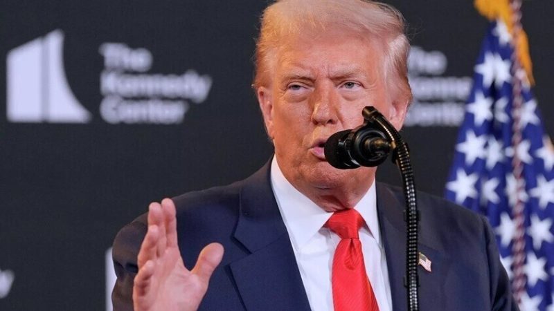 ترامب يصدر عفوا عن عشرات المتهمين بالتدخل في انتخابات 2020