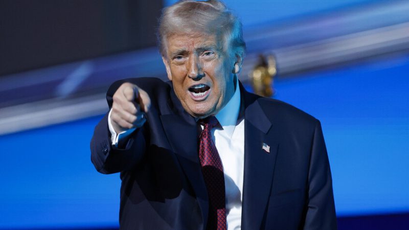 ترامب يهدد “BBC” باتخاذ إجراء قانوني على خلفية تحريف خطابه