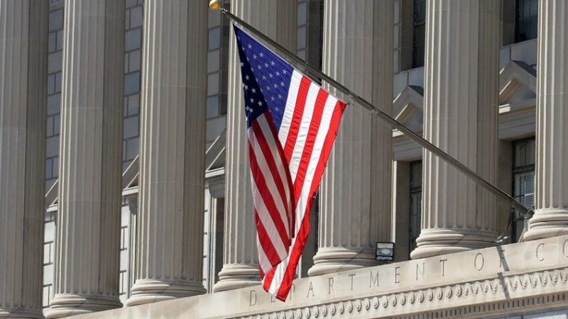 المحكمة العليا الأمريكية ترفض طلبا للتراجع عن قرارها بشأن تقنين زواج المثليين