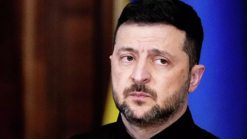 زيلينسكي يزعم دعمه تحقيقات في الفساد تطال دائرته المقربة في قطاع الطاقة الأوكراني