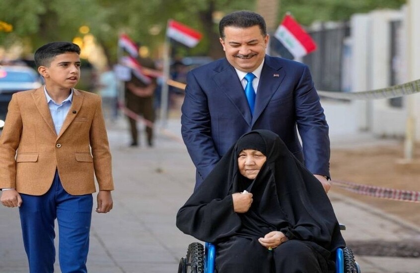 السوداني يُصوّت في الانتخابات برفقة والدته (فيديو+صور)