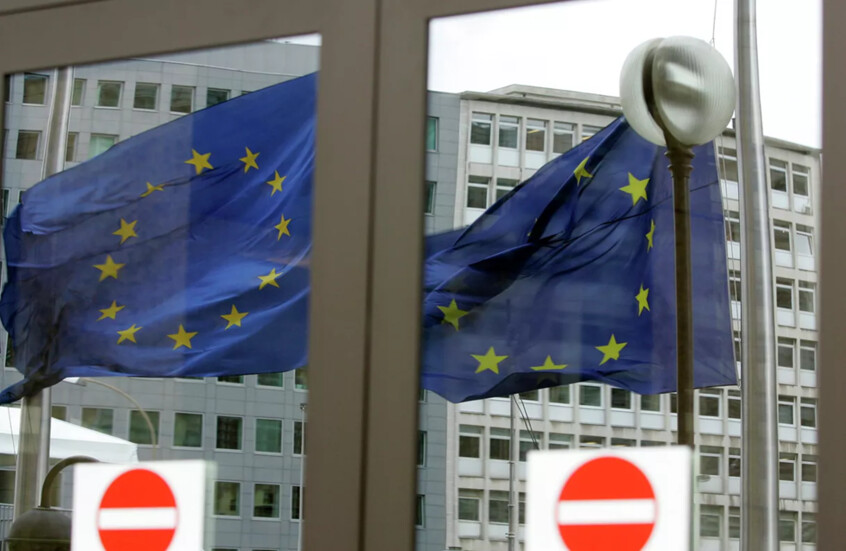 “بوليتيكو”: نواب أوروبيون يرفعون دعوى ضد البرلمان بسبب فضائح صفقات لقاحات “كورونا”