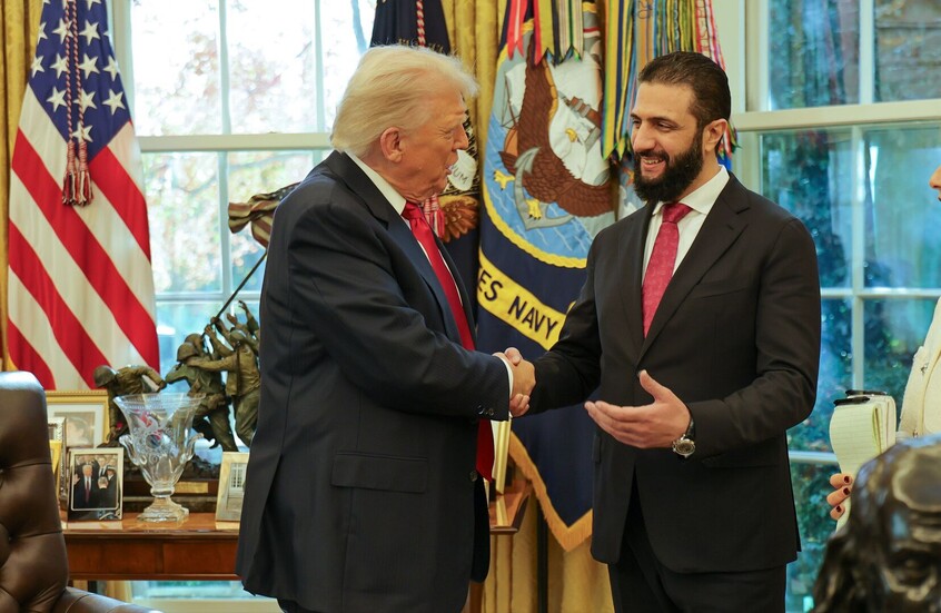 الشرع يجيب على سؤال: ماذا تقول لمن يتساءل عن كيفية رفع العقوبات عنك وأنت قاتلت ضد أمريكا؟