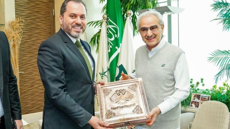 وزير السياحة السوري يبحث مع الأمير الوليد بن طلال تعزيز التعاون السياحي