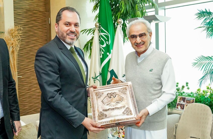 وزير السياحة السوري يبحث مع الأمير الوليد بن طلال تعزيز التعاون السياحي