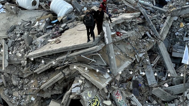 القوات الإسرائيلية تقتل 4 فلسطينيين في رفح 