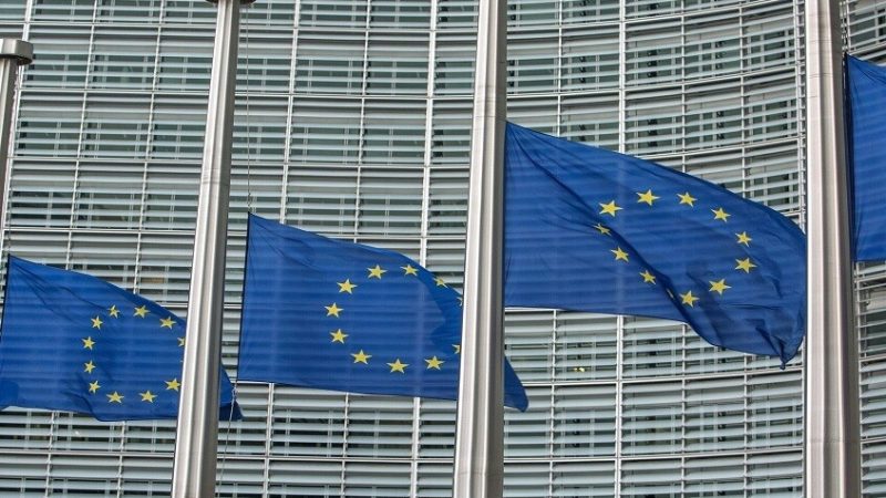 مفوض الاقتصاد الأوروبي: الميزانية المتعددة السنوات للاتحاد الأوروبي لا تستطيع تمويل أوكرانيا