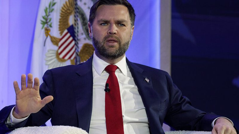 فانس يهاجم الديمقراطيين: الإغلاق الحكومي كان “عديم الجدوى”