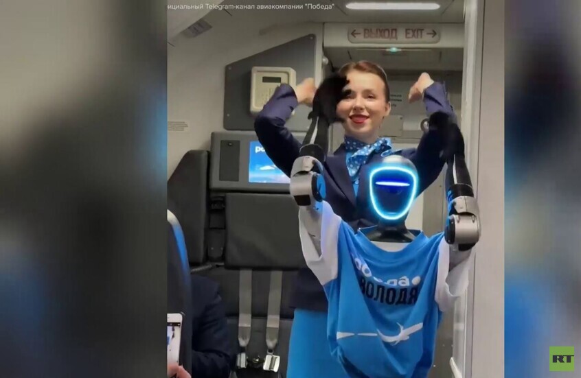 الناقلة الروسية “بوبيدا” تختبر أول روبوت كمضيف جوي في العالم على متن رحلتها