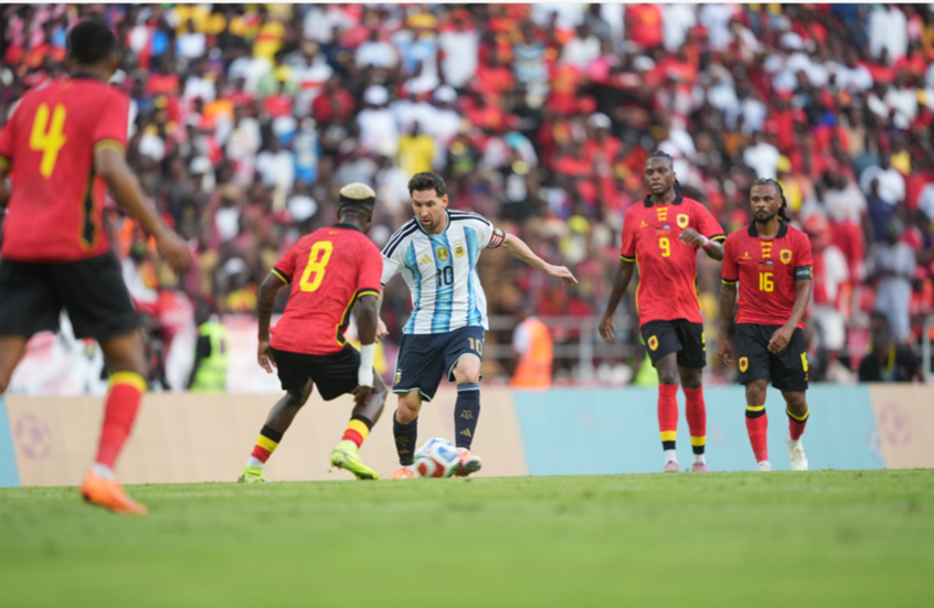 ميسي يقود الأرجنتين لانتزاع فوز مثير من أنغولا (فيديو)