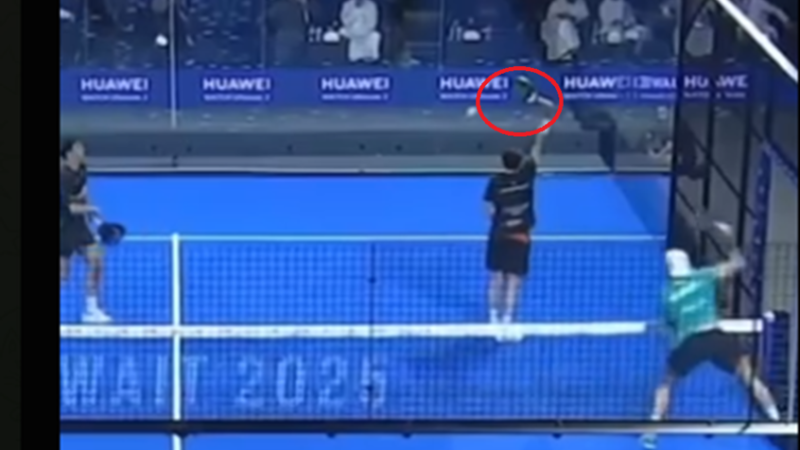 ضربة “عمياء” نادرة في بطولة تنس البادل (فيديو)