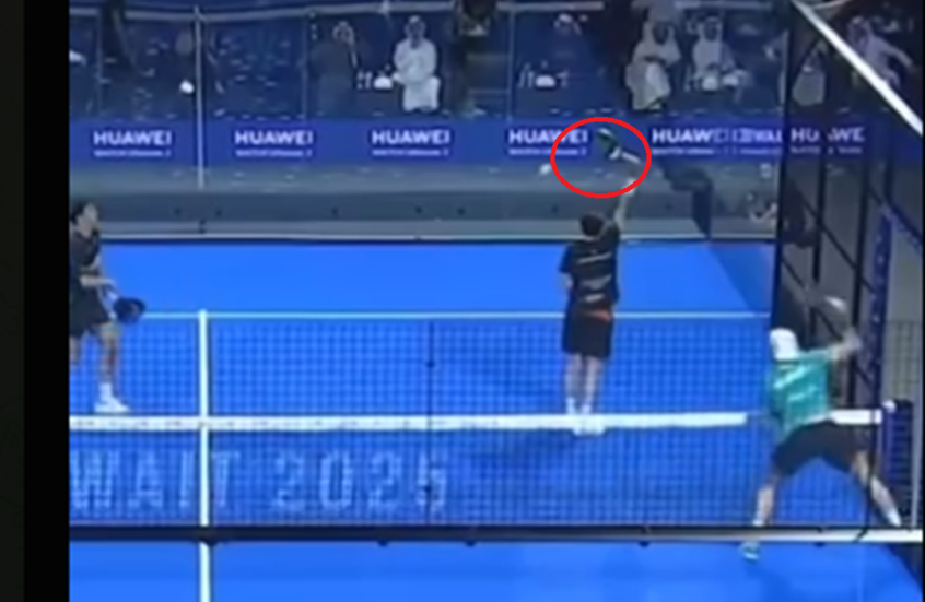 ضربة “عمياء” نادرة في بطولة تنس البادل (فيديو)