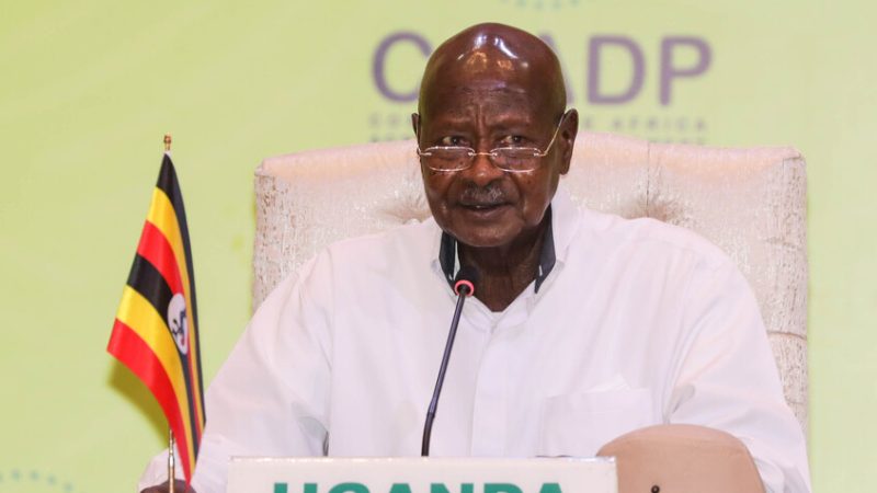 أوغندا الحبيسة تبني أسطولا بحريا وتطمح للوصول إلى المحيط