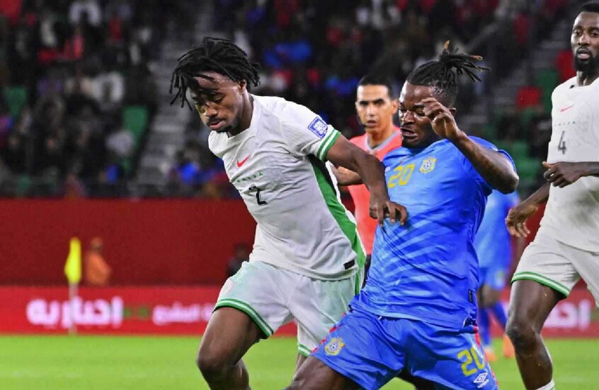 “بسبب السحر”.. مشادة قوية بين مدرب نيجيريا ولاعبي الكونغو الديمقراطية (فيديو)