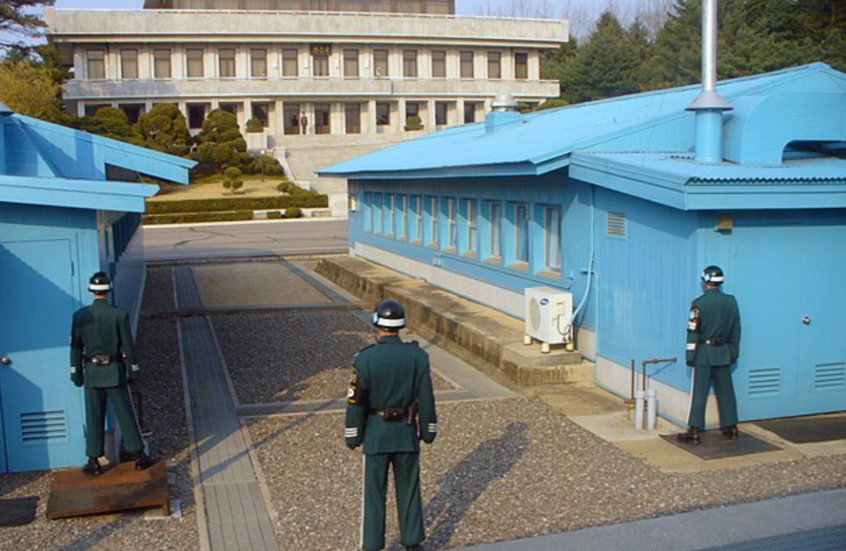 سيئول تقترح التفاوض مع بيونغ يانغ لتجنب اشتباكات محتملة