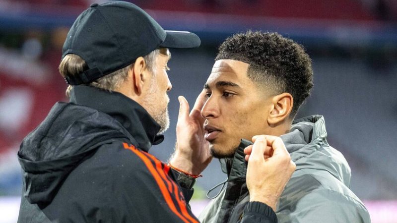 بيلينغهام يثير الجدل بعد تبادل قميصه مع لاعب ألبانيا وسط انتقادات الجماهير (فيديو)