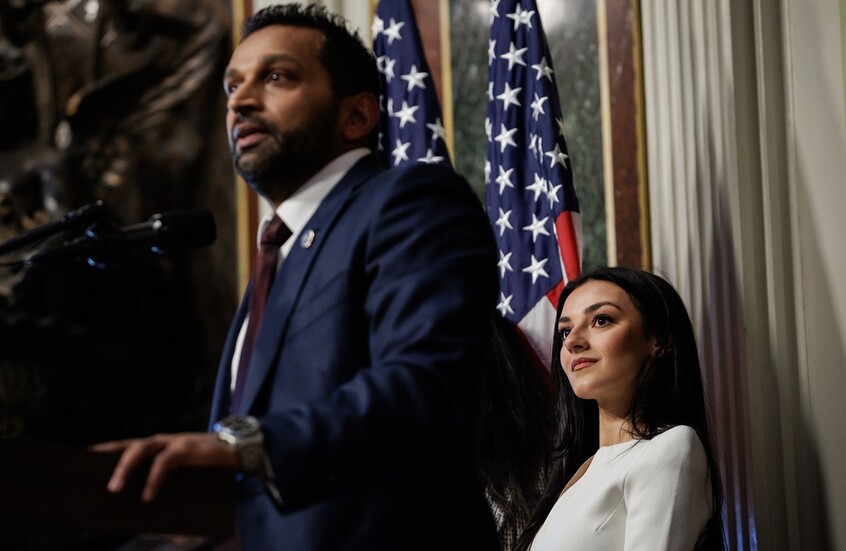 وسائل إعلام: مدير “أف بي آي” يقدم حراسة خاصة لصديقته