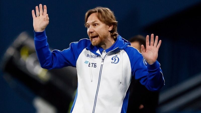 مدرب منتخب روسيا يعلن رحيله عن فريق دينامو موسكو