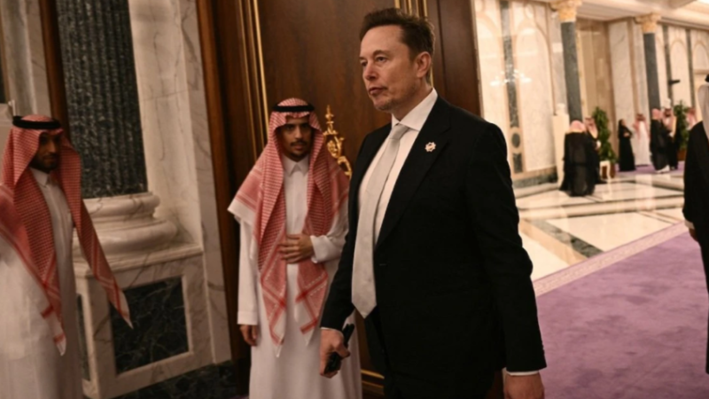 إيلون ماسك سيحضر عشاء ترامب على شرف ولي العهد السعودي