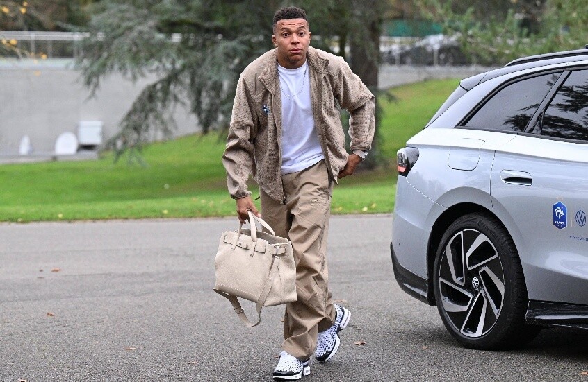 باريس سان جيرمان يقلب الطاولة على مبابي.. 55 مليون يورو تتحول إلى معركة قضائية بالمليارات!