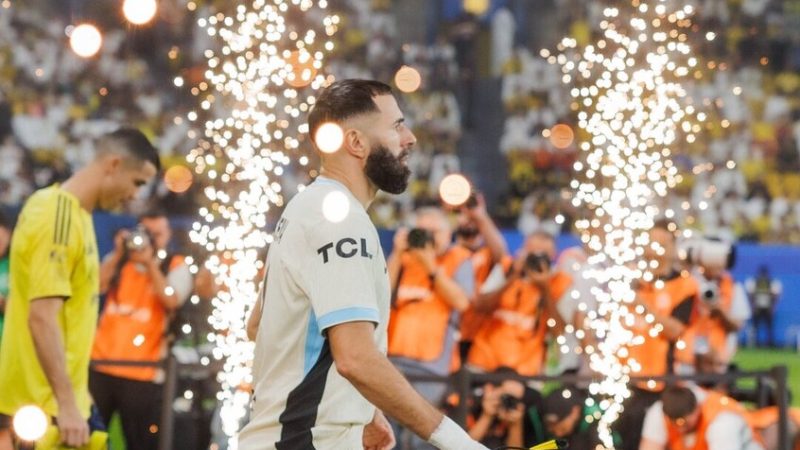 كريم بنزيما يثير الجدل حول مستقبله مع الاتحاد ويحدد موعد اعتزاله