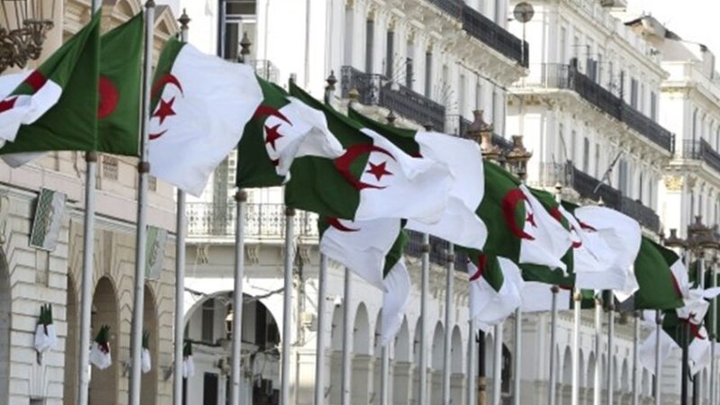 الجزائر تعرب عن قلقها من تعاظم الأخطار الإرهابية في مالي