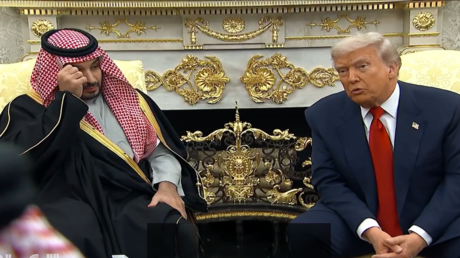 ترامب: إيران تريد بشدة التوصل لاتفاق معنا وأنا منفتح (فيديو)