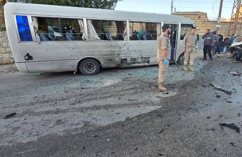 قتيل وعدد من الجرحى بينهم طلاب في غارة إسرائيلية على بلدة في جنوب لبنان (صور + فيديو)