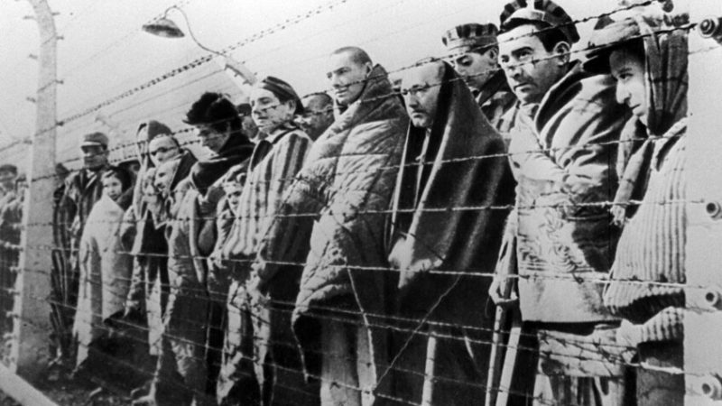 أمريكي من المحاربين القدماء: البشرية تتناسى عواقب معاداة السامية