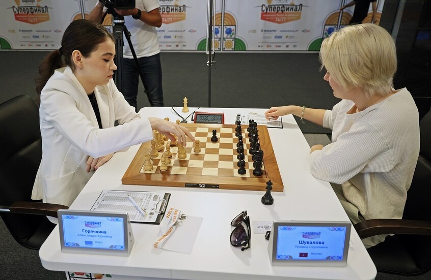 فريق روسيا للسيدات يهزم الولايات المتحدة في بطولة العالم للشطرنج