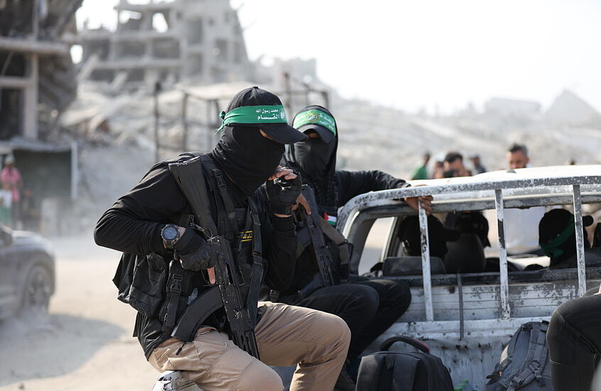 الجيش الإسرائيلي: وثائق تكشف استخدام “حماس” أموال جمعيات خيرية لتمويل أنشطتها العسكرية في غزة