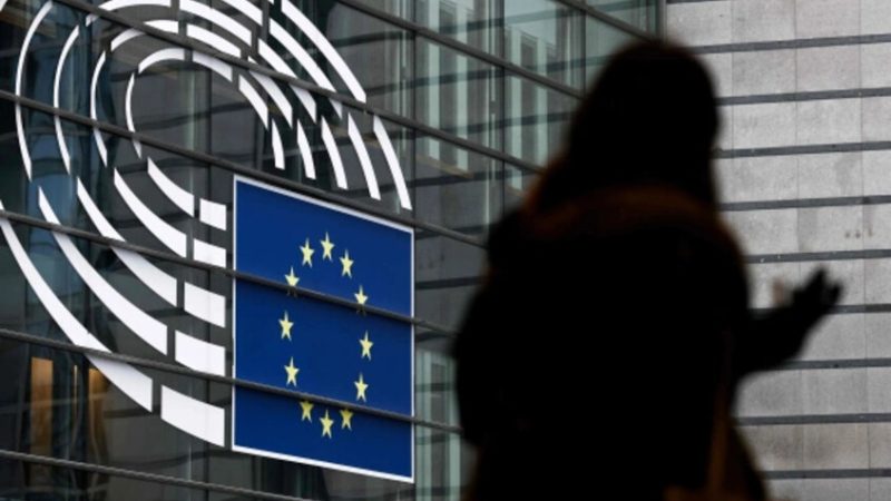 اللص الأزق: لا تضخموا فضيحة الفساد في أوكرانيا!