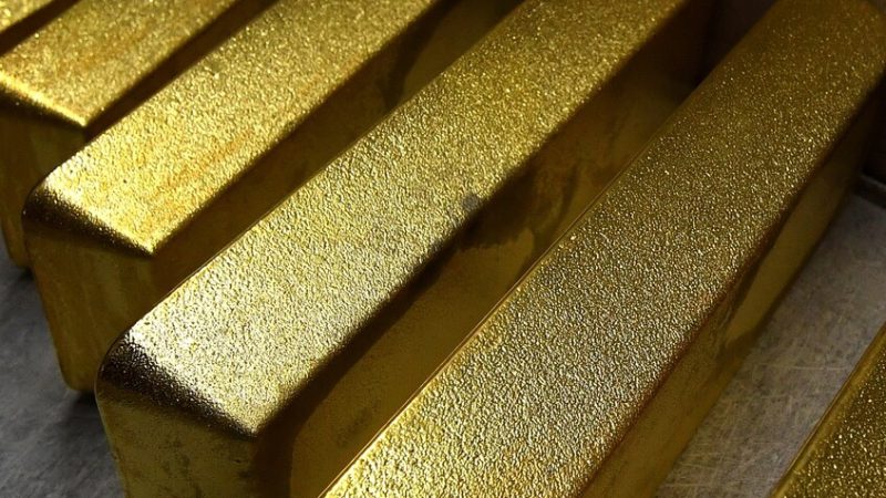 انخفاض أسعار الذهب متأثرة بتقرير أمريكي