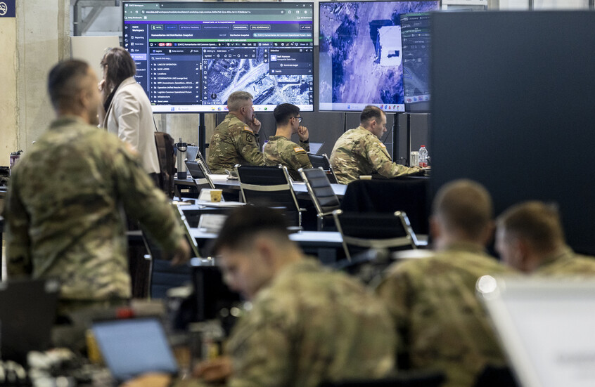 وزير الجيش الأمريكي يتحدث عن شكل الحروب بعد سنوات قليلة