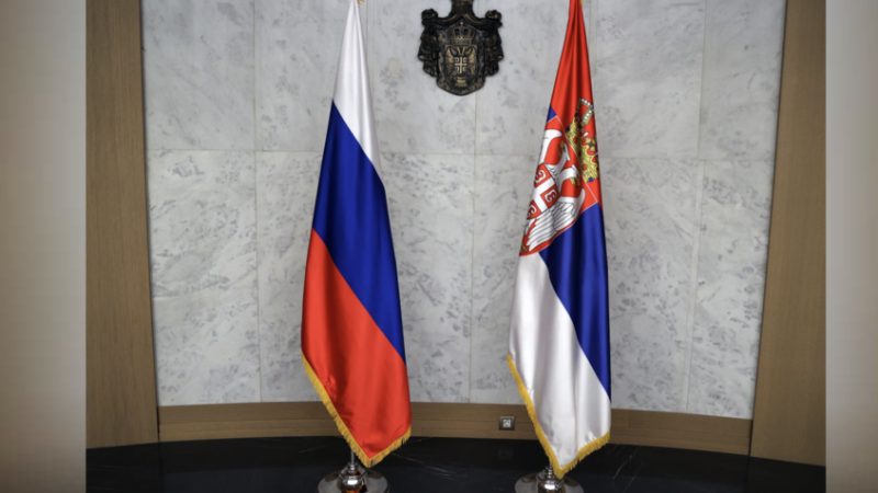 “وول ستريت جورنال”: شركة النفط الوطنية لأبوظبي تتفاوض على شراء حصة روسيا في شركة NIS الصربية