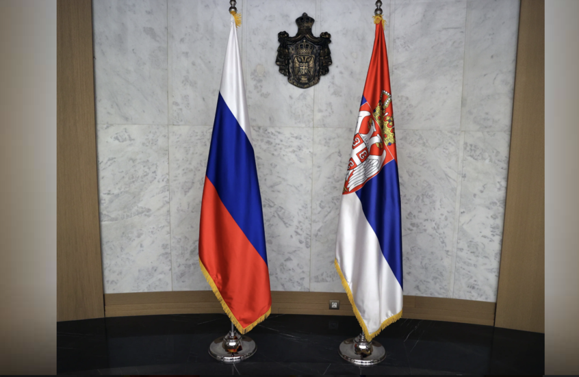 “وول ستريت جورنال”: شركة النفط الوطنية لأبوظبي تتفاوض على شراء حصة روسيا في شركة NIS الصربية