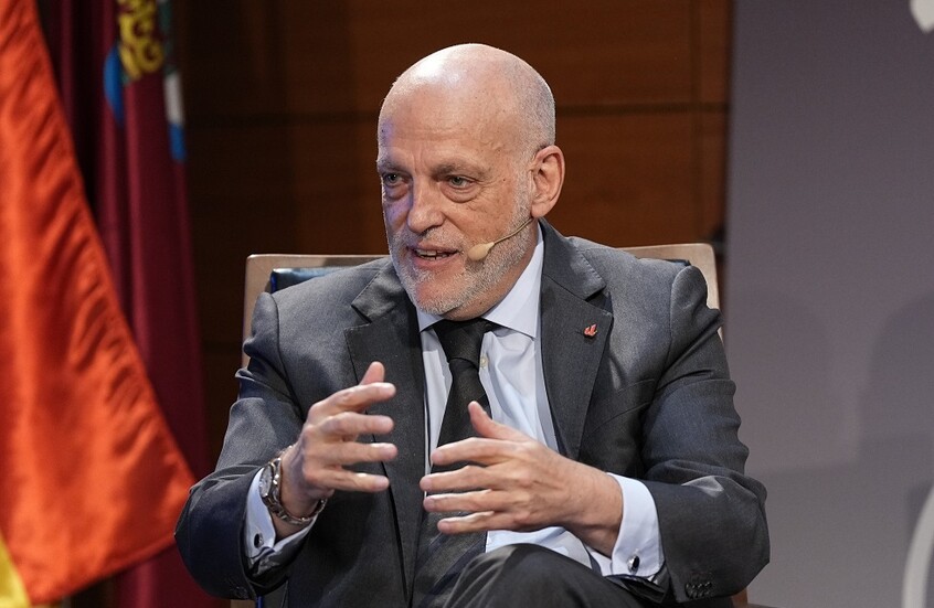 رئيس الدوري الإسباني مهدد بالفصل من منصبه لإفشاء أسرار “خطيرة” عن برشلونة