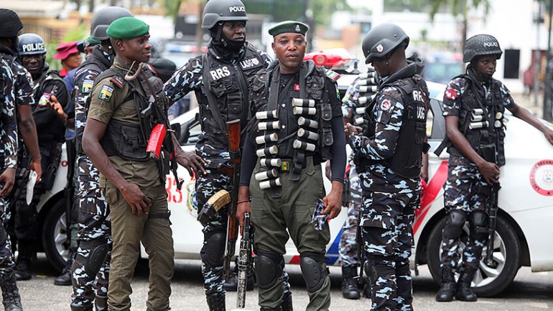 مصدر: أكثر من 200 تلميذ و12 معلما اختطفوا وتم احتجازهم في هجوم على مدرسة كاثوليكية