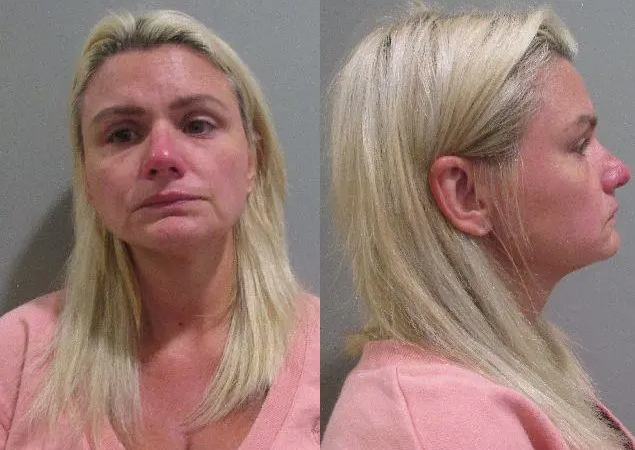 محاكمة امرأة أمريكية أقامت علاقة مع صديق ابنتها المراهق