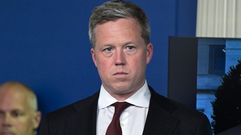 وزير الجيش الأمريكي: أوكرانيا في وضع مترد للغاية وهذا الوقت الأمثل للسلام